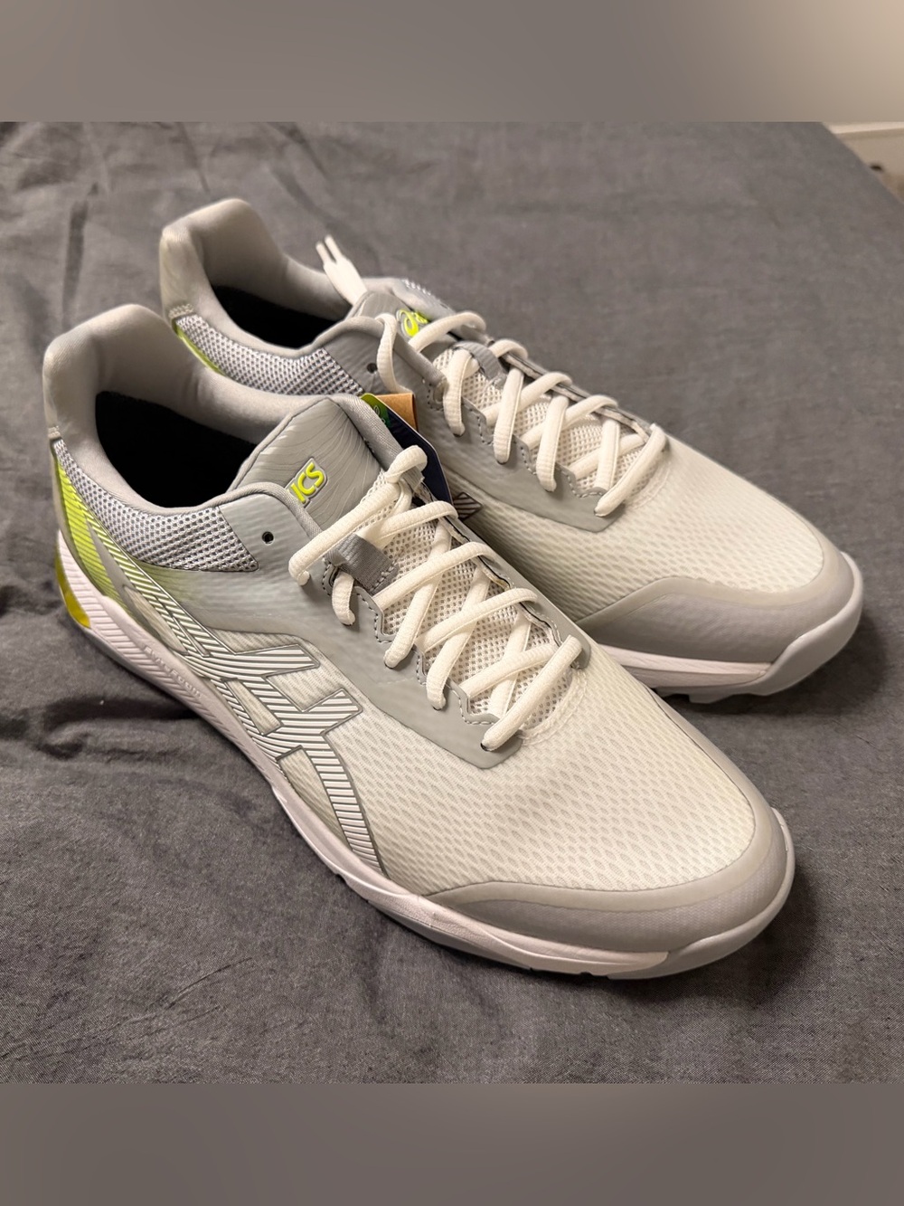 Men’s ASICS waterproof golf shoes